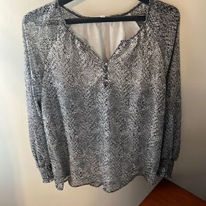 Daily Thread NWT Women’s SIZE 2X Long Sleeved Dress Shirt